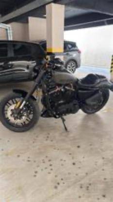 HARLEY-DAVIDSON SPORTSTER ROADSTER HARLEY-DAVIDSON SPORTSTER ROADSTER
